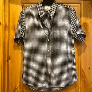 Old Navy button up collared shirt